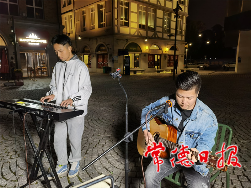 乐队的秋天2.jpg